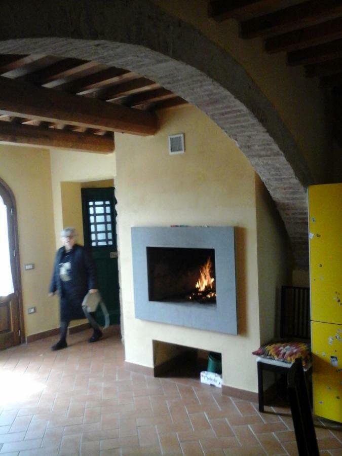شقة Casa Agostini Lari المظهر الخارجي الصورة
